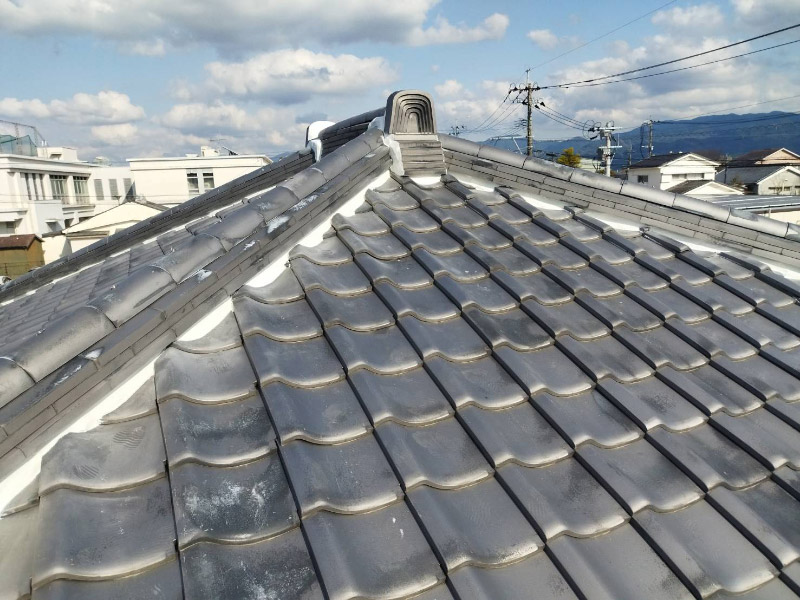 瓦の補修工事
