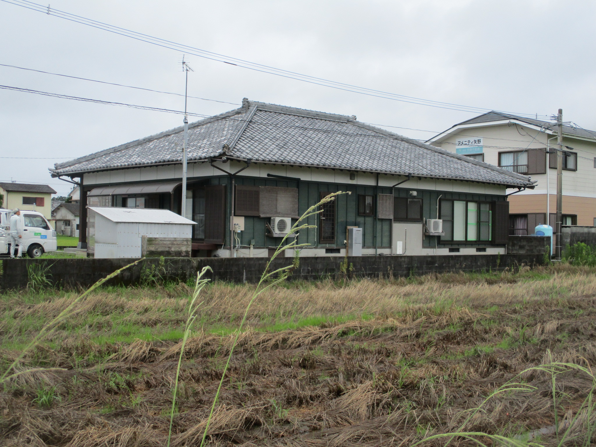 瓦屋根　葺き替え工事